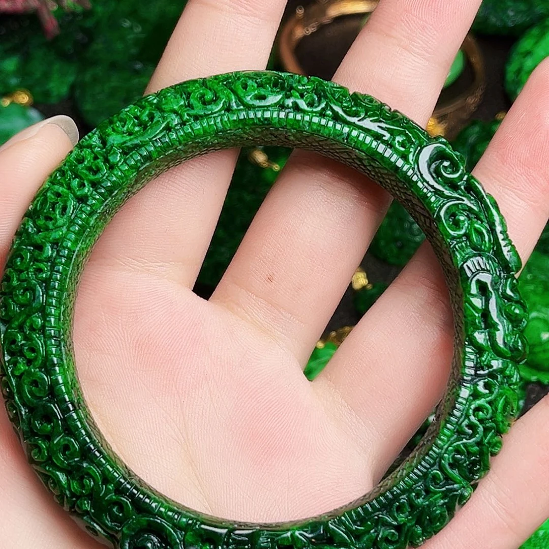 颈饰未镶嵌翡翠多样性