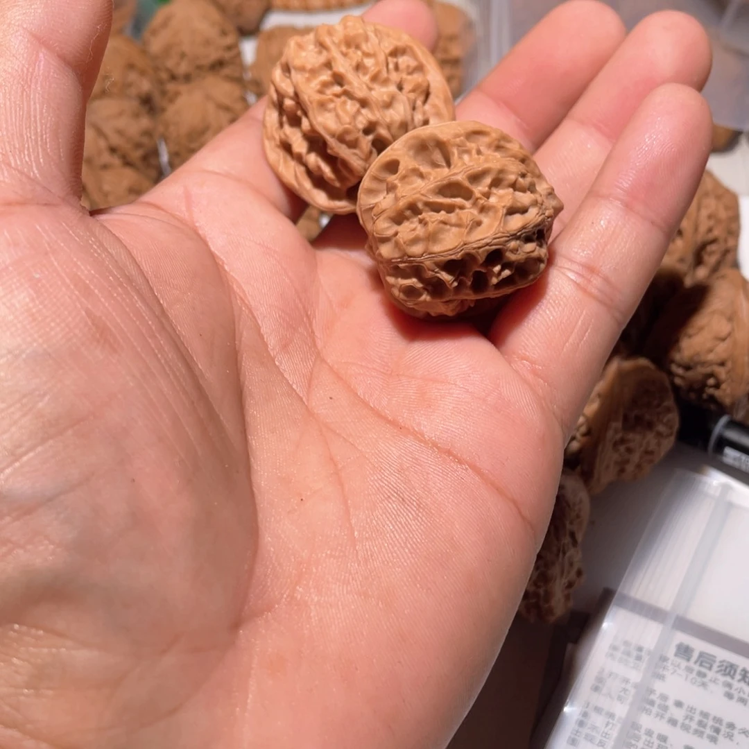 文玩核桃吊坠小***余赤兔