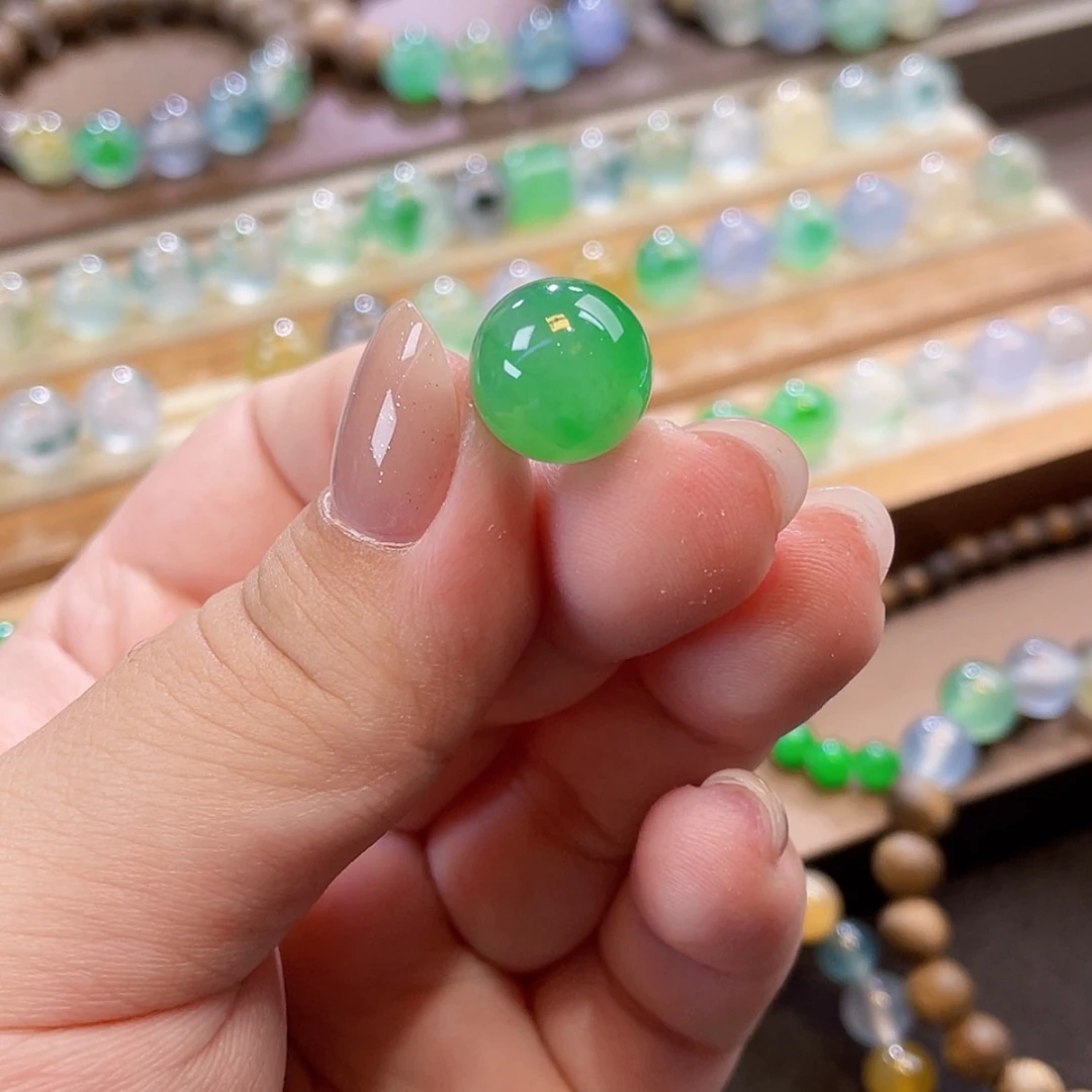 【闪购商品】颈饰未镶嵌翡翠甜阳绿