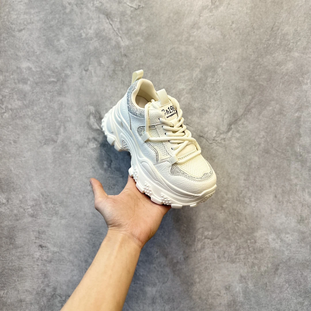 2025新款高品质广州鞋超轻厚底镂空水钻榴莲底巨巨巨舒服百搭时尚