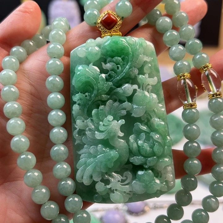 翡翠未镶嵌颈饰吊坠