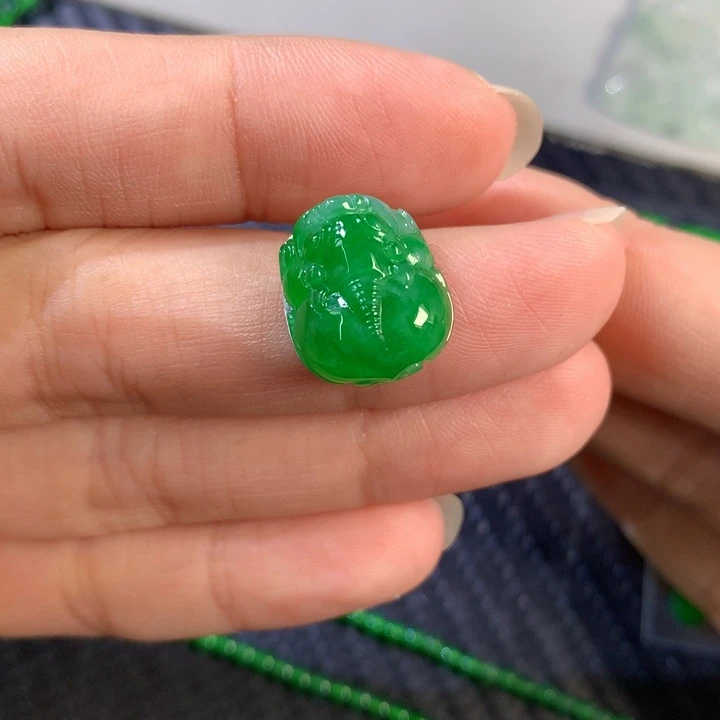 颈饰未镶嵌翡翠翡翠14.68-12.87-6.33