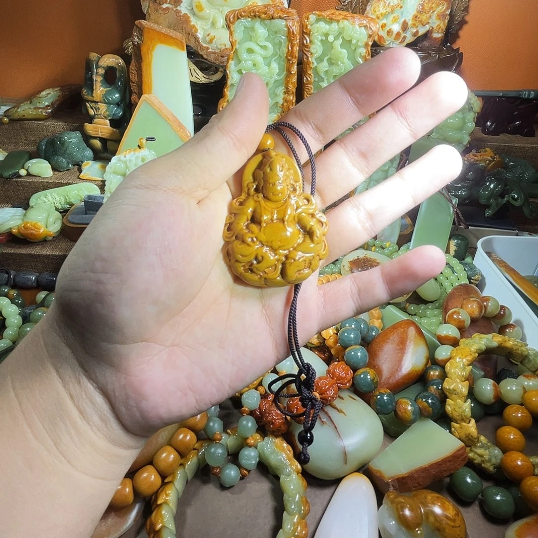 透闪石质玉未镶嵌珠宝奇石