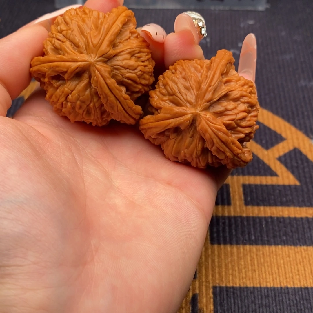 w***e吊坠文玩核桃白狮子