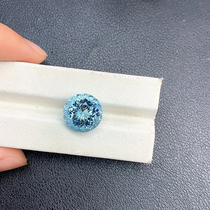 海蓝宝石裸石10.09克拉