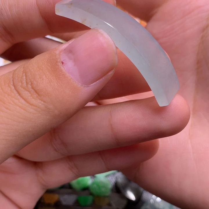 定制翡翠未镶嵌手牌