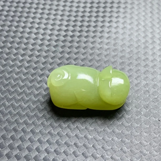 和田玉冰底细肉趴趴猫吊坠