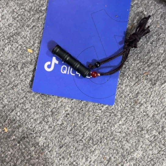 和田玉颈饰未镶嵌漳****。