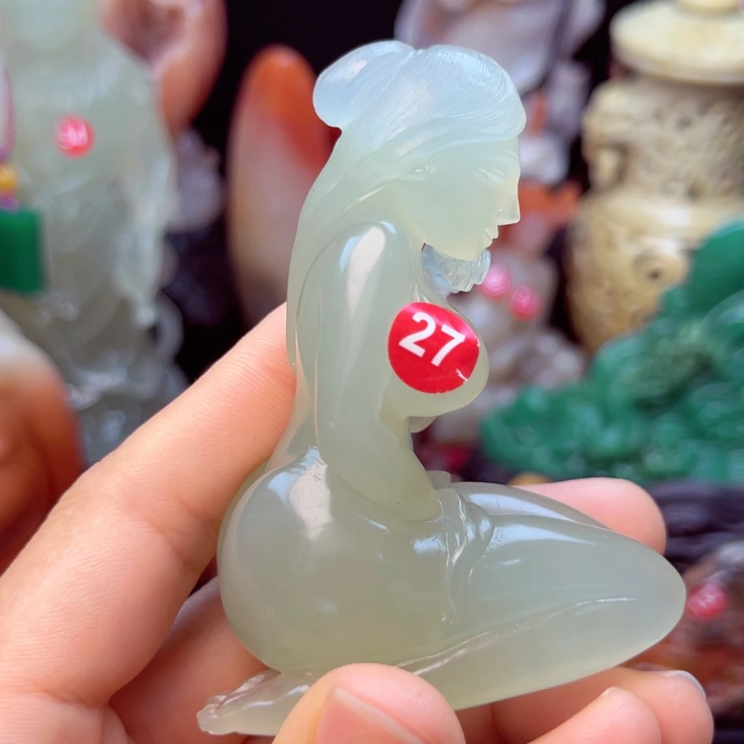 小****寿山石美女手玩件