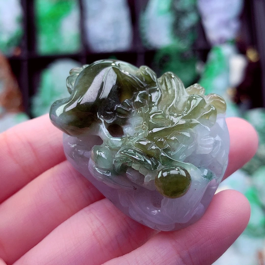 翡翠未镶嵌颈饰挂件