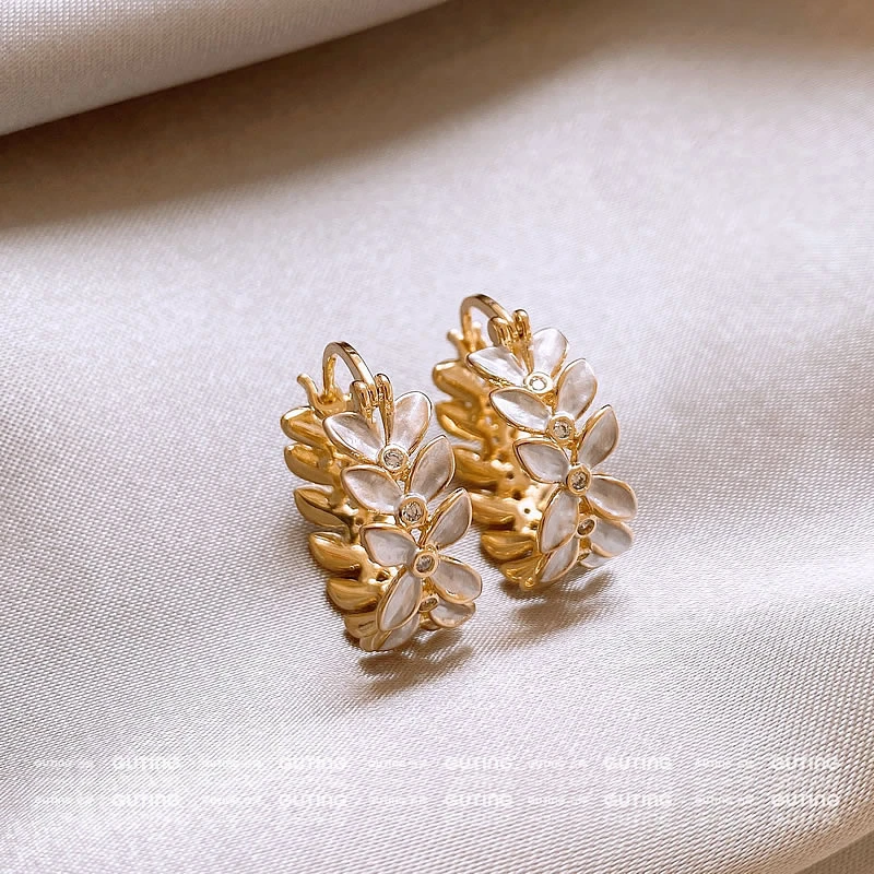 铜合金耳饰 20027手工滴油白色耳圈中国风花朵耳钉圆形耳环女耳饰
