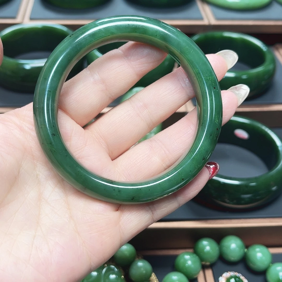 和田玉（碧玉）未镶嵌手镯