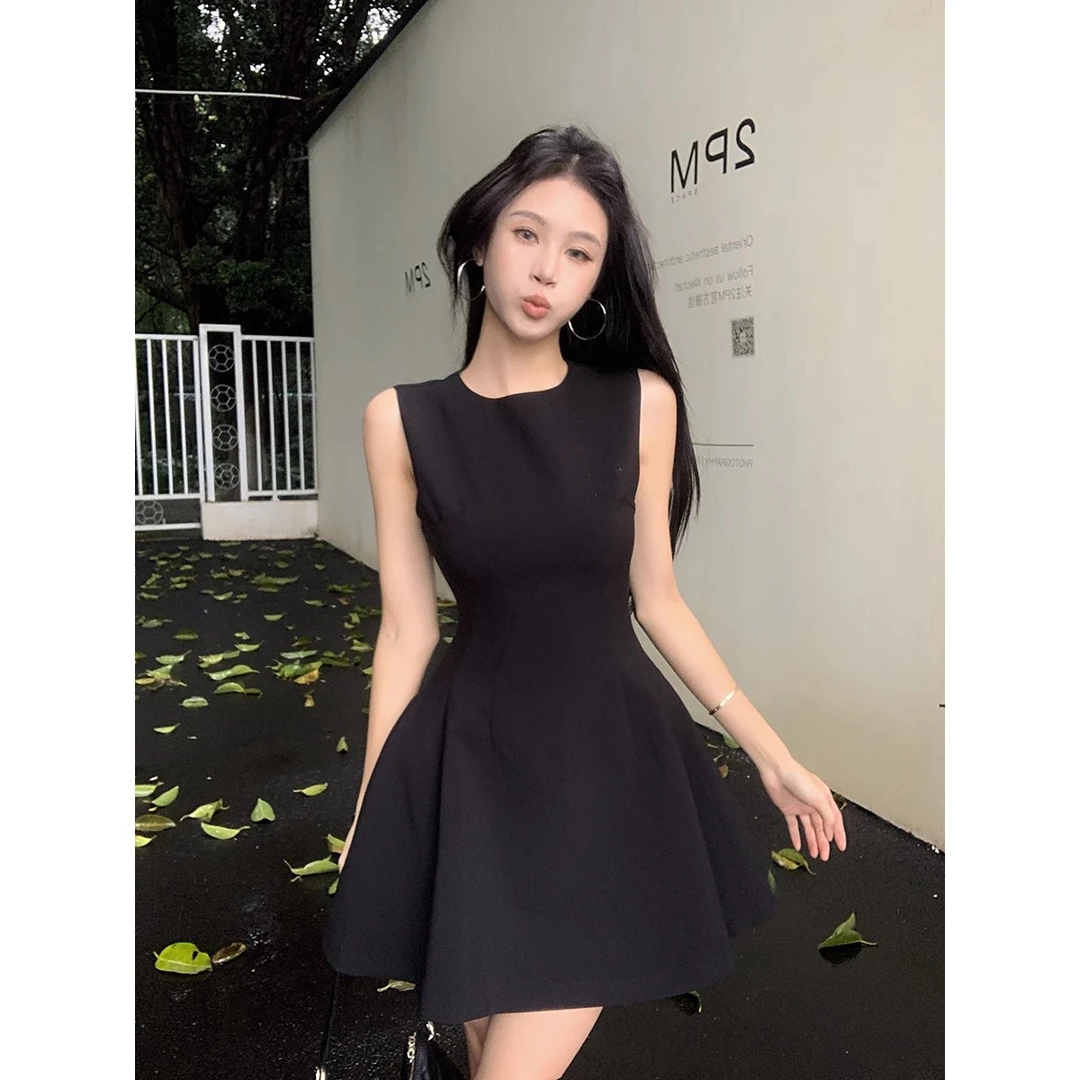 小个子甜美短裙女夏季新款收腰显瘦设计感纯色无袖背心气质连衣裙