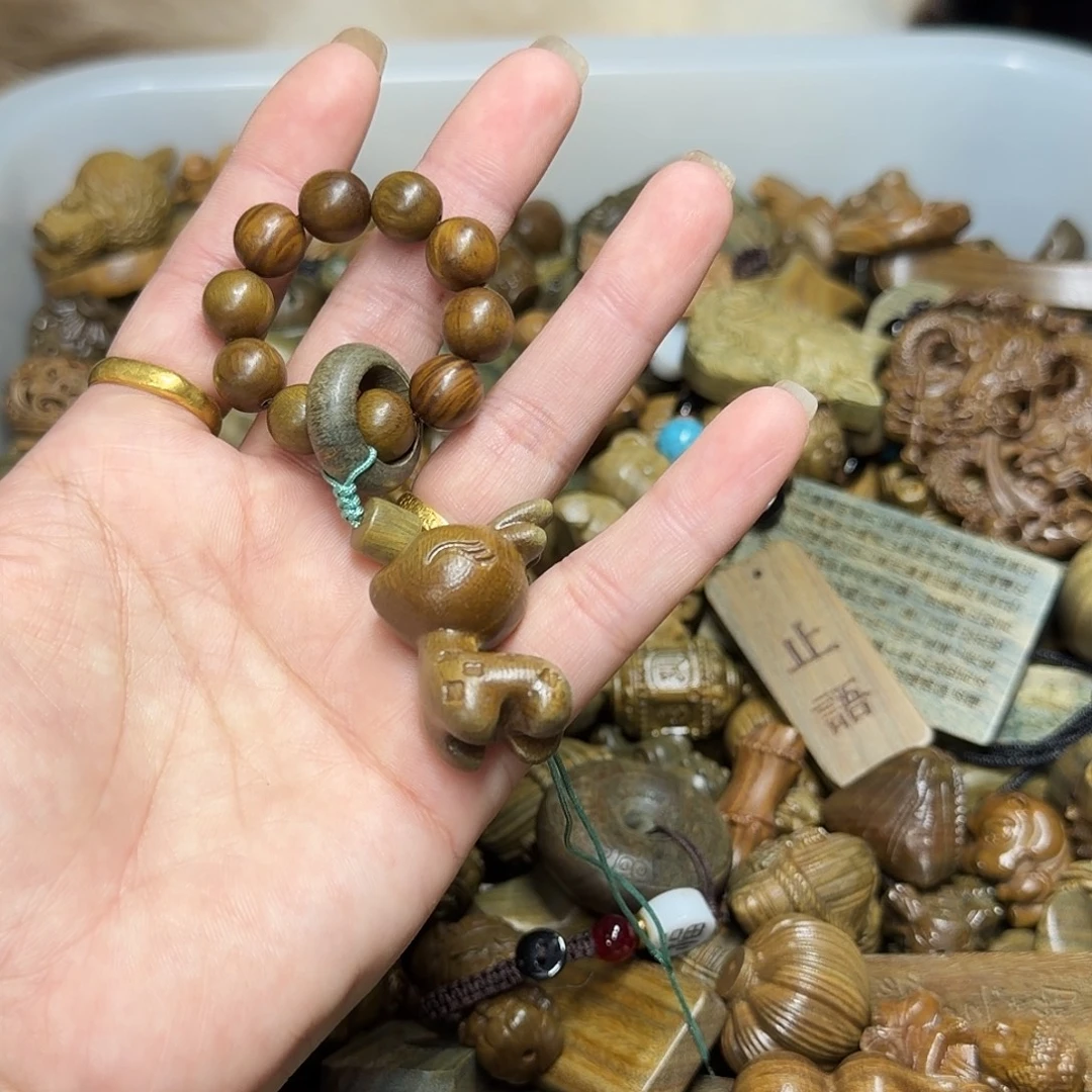 维腊木（绿檀）无事牌