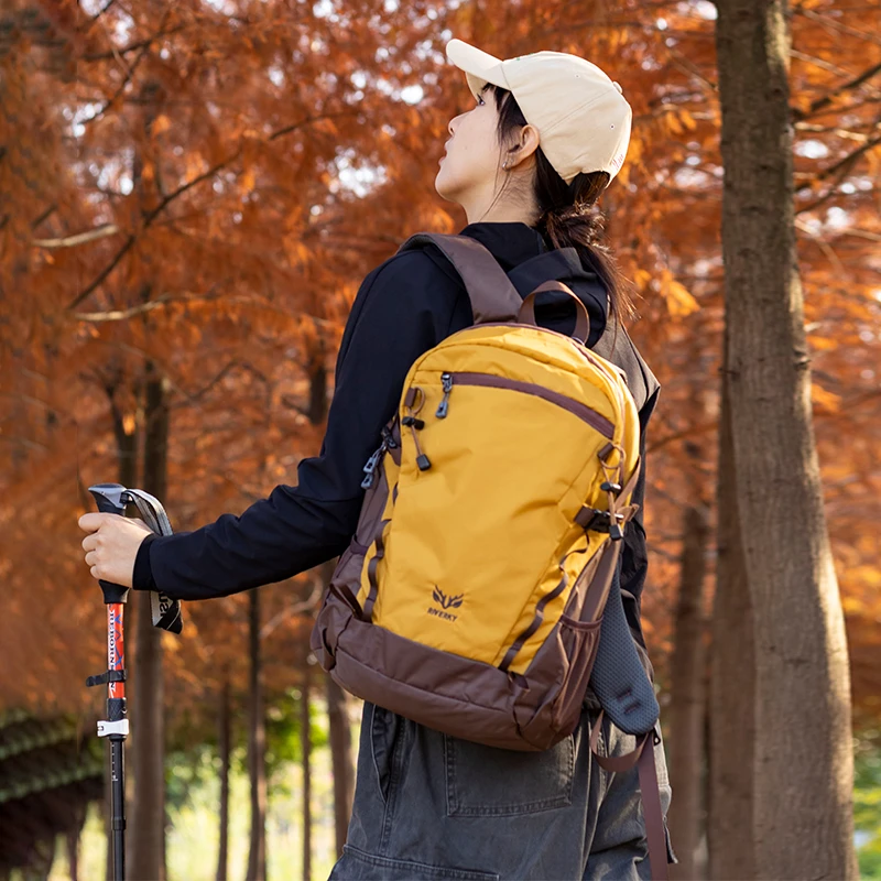 双肩包男女休闲旅游2025超轻背包新款防水轻便运动耐磨户外双肩包