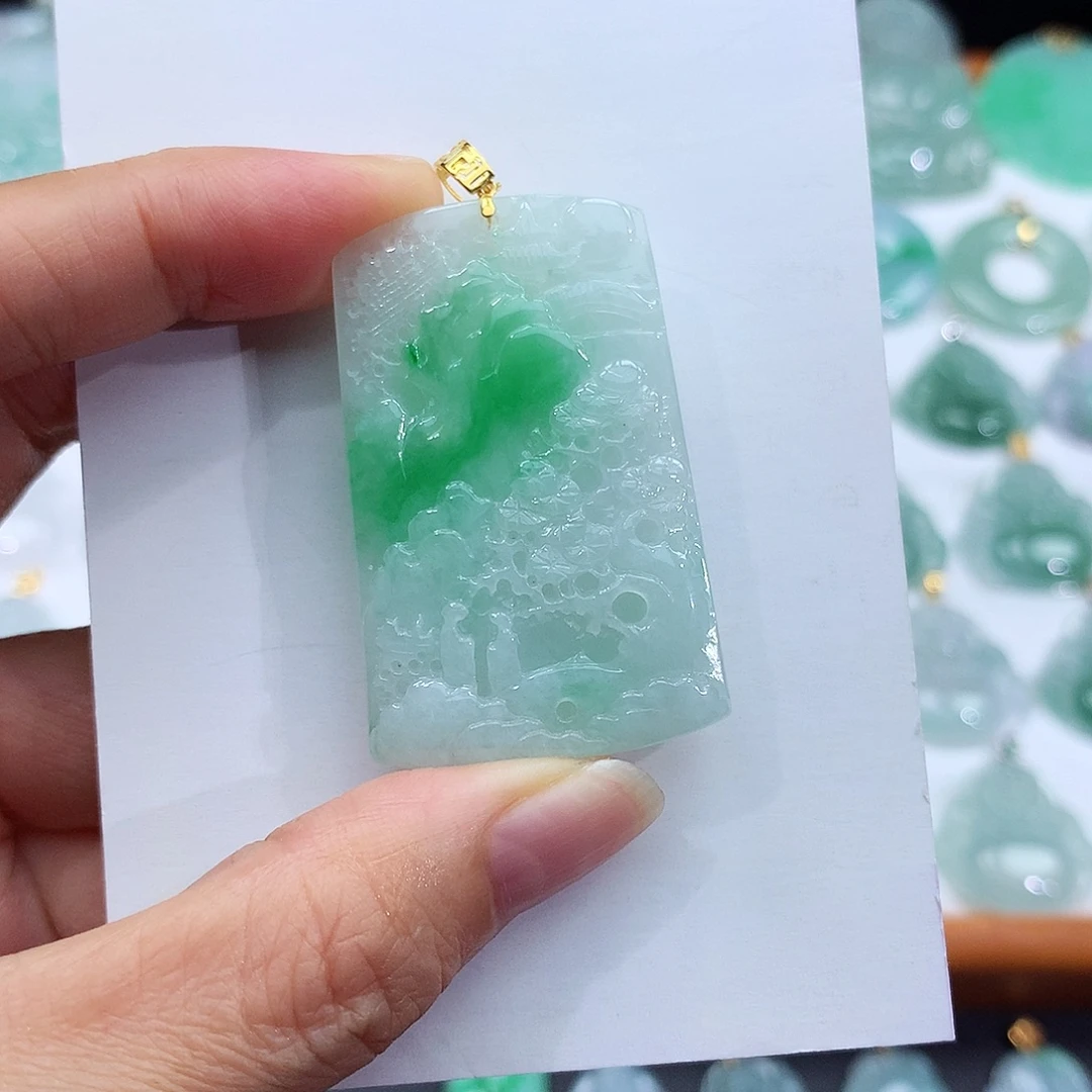 翡翠18K金镶嵌颈饰翡翠吊坠