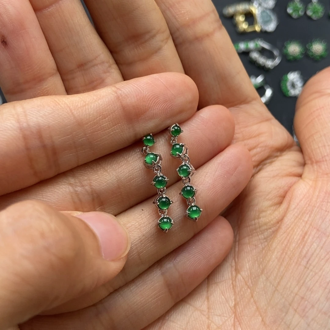 老***赵银S925镶嵌翡翠耳饰