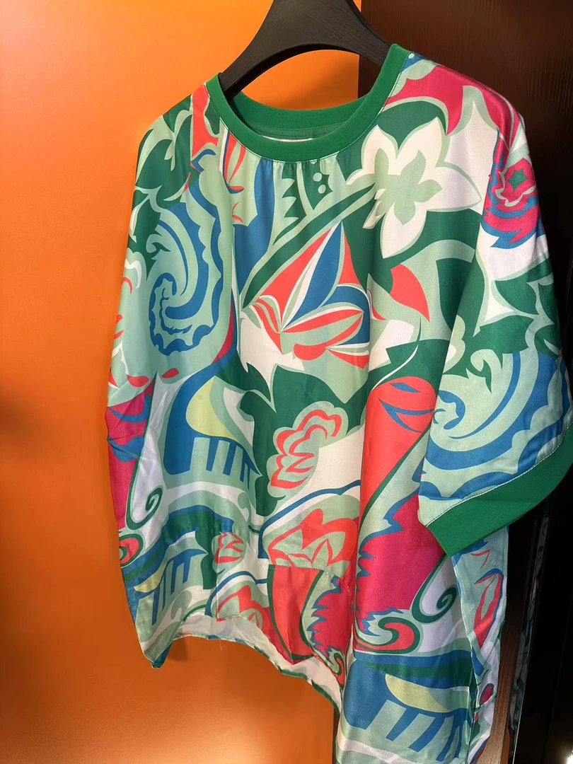 2025新款舒适透气上衣（翠绿）