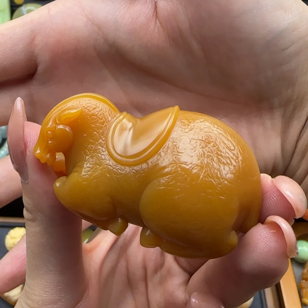 观***山石英质玉未镶嵌颈饰