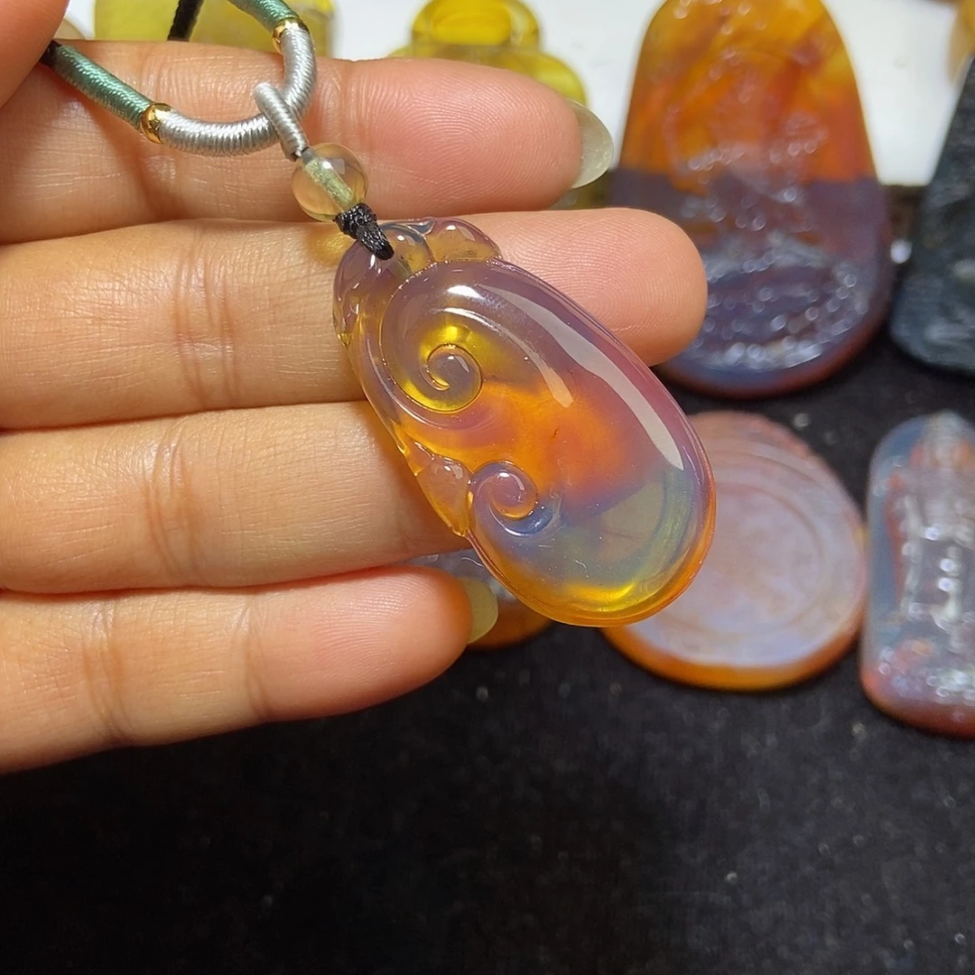 琥珀未镶嵌颈饰缅甸天然琥珀吊坠