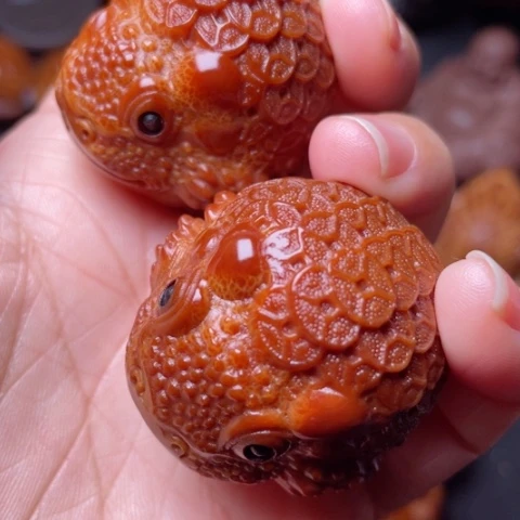 【闪购商品】手串/手链橄榄核一****44左右金币金蝉手球