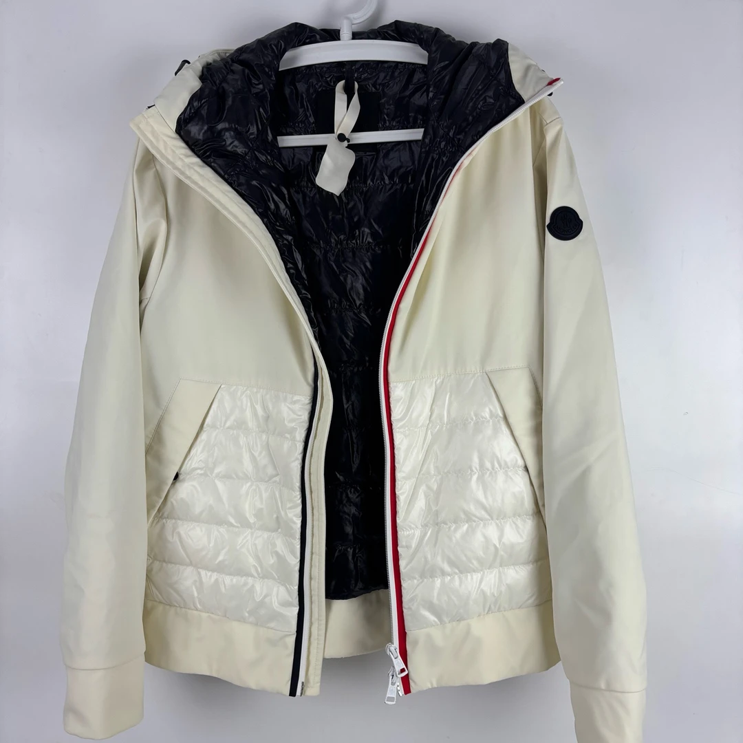 99新 MONCLER 蒙口三色拉链羽绒服/1码/SZ0075