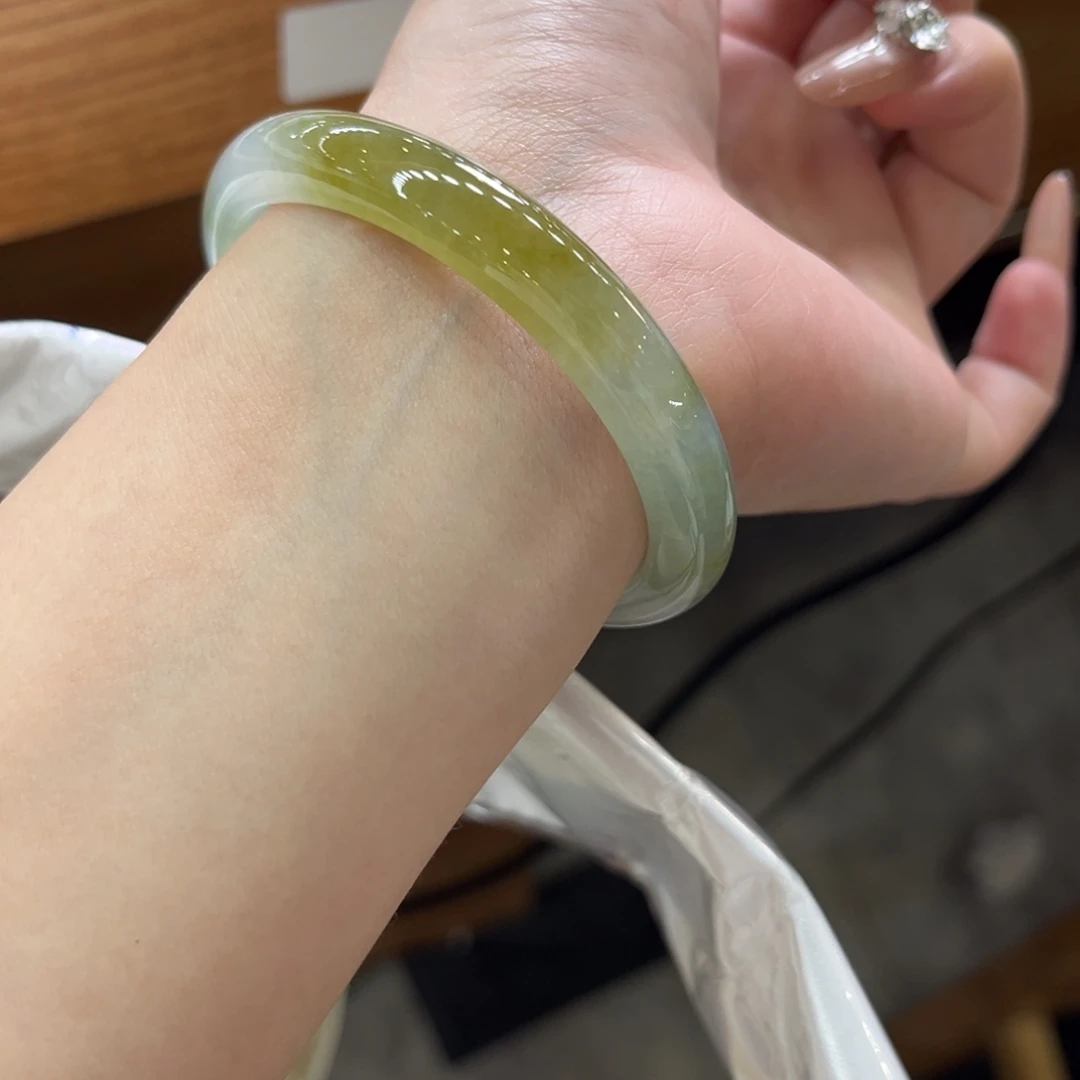 翡翠未镶嵌手镯55.8贵妃强推
