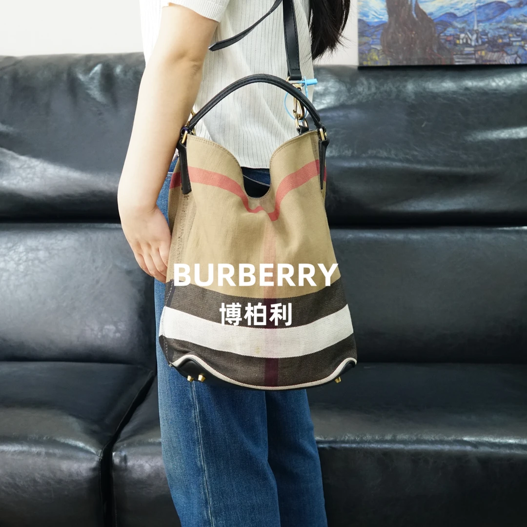 95新 BURBERRY/博柏利 格纹水桶单肩包/F3EE04609043/9043