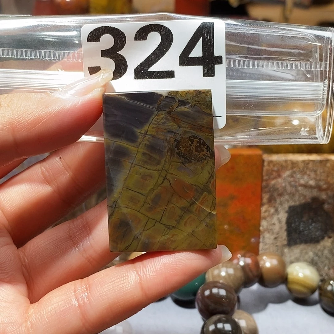 未镶嵌天然北票硅化玉吊坠硅化玉