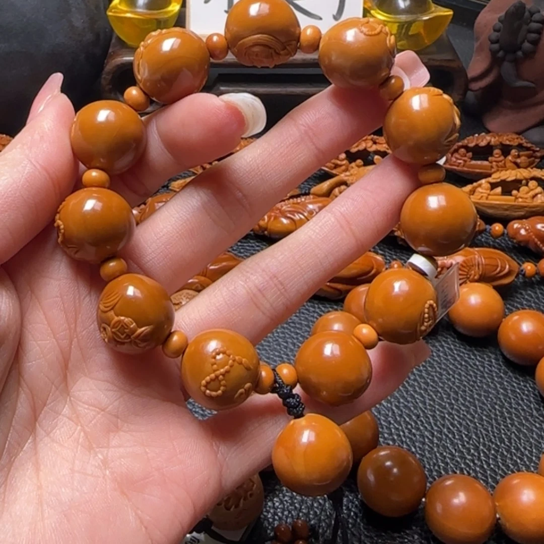 【闪购商品】橄榄核吊坠横弥勒