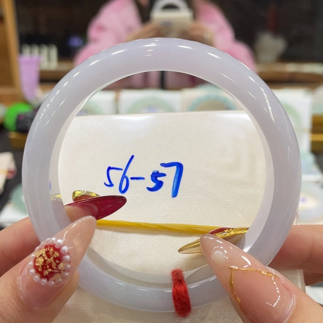 翡翠手镯未镶嵌翡翠