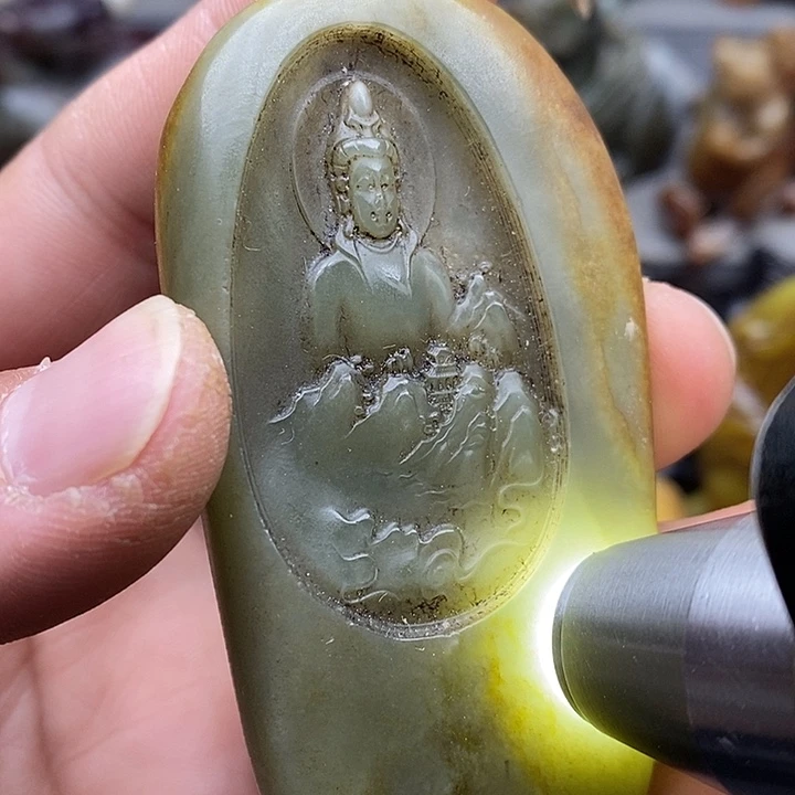 未镶嵌蛇纹石玉颈饰