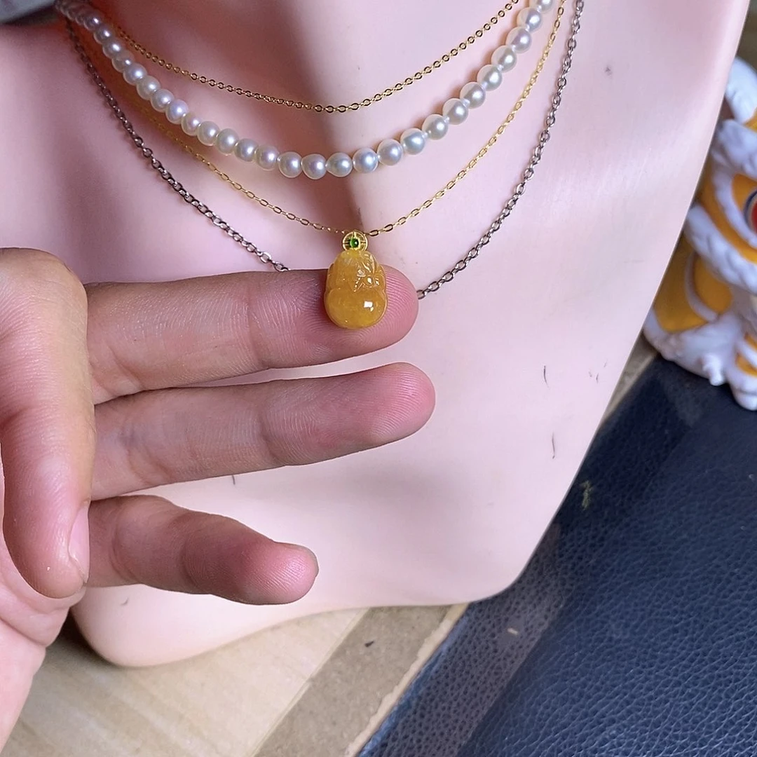 颈饰18K金镶嵌翡翠