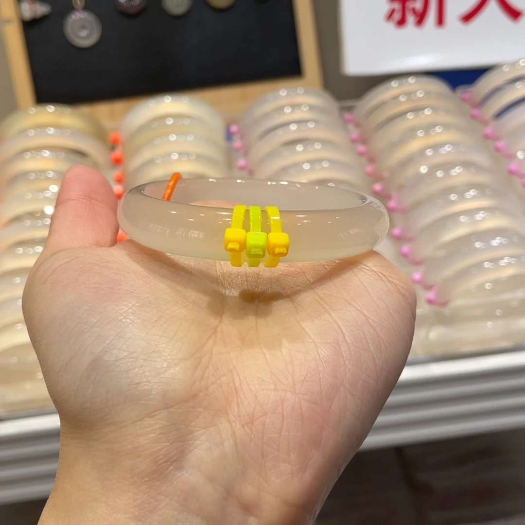 丫***丫玛瑙/玉髓未镶嵌手镯@定向香槟金@【57】