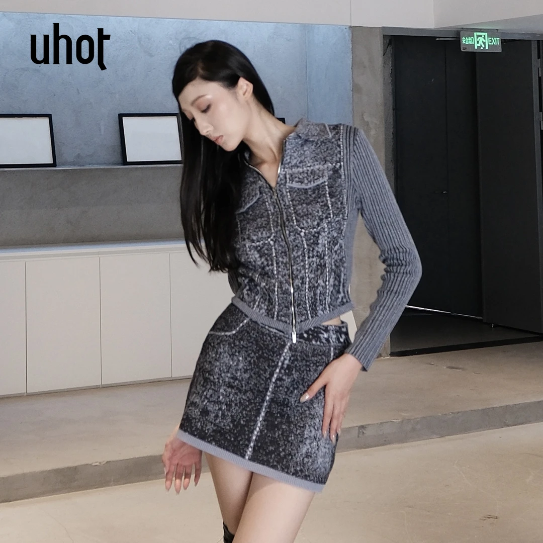 UHOT/诱货蓝黑针织秋季高级感两件套套装UWWA3Z684M UWWA3Q685M