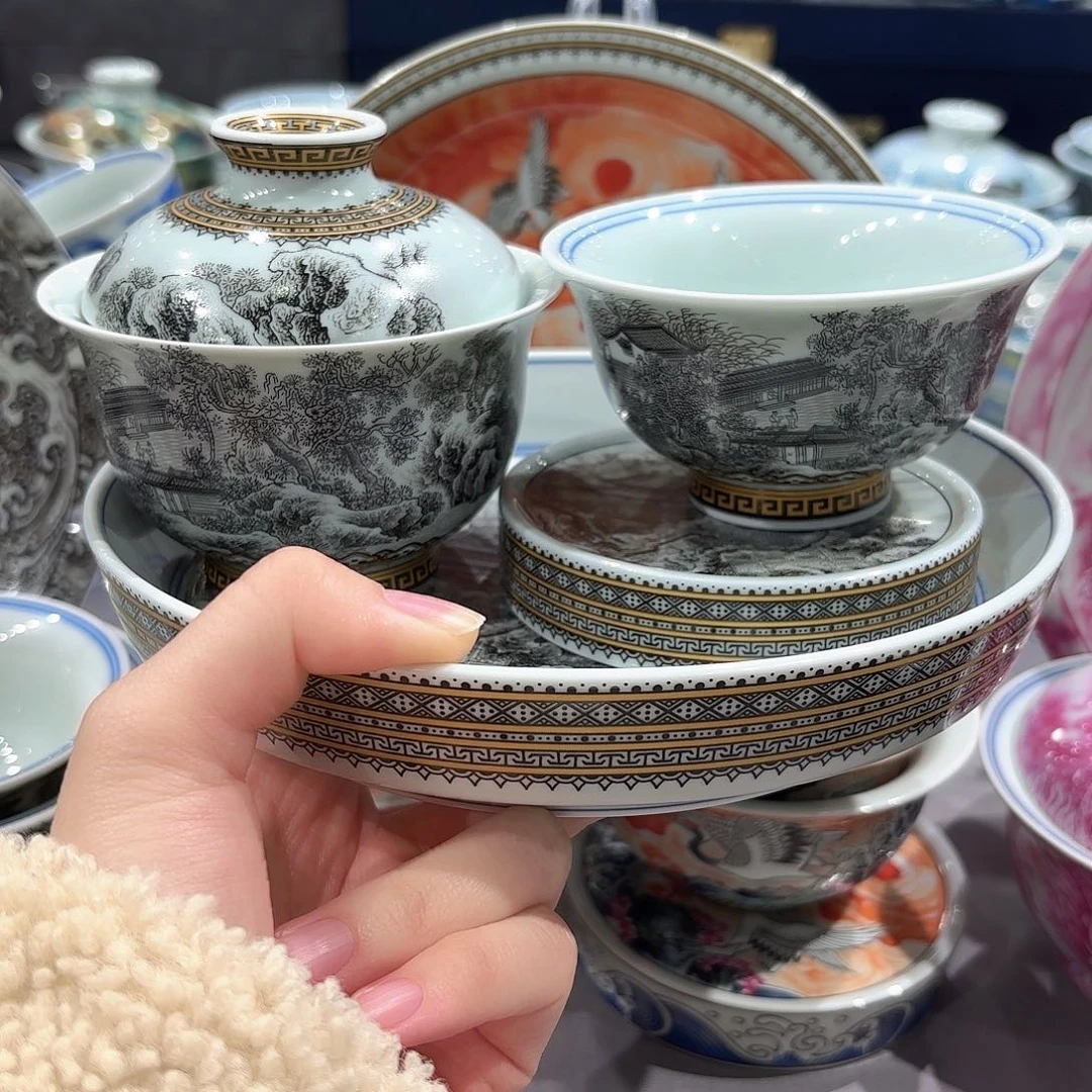 瓷片景德镇瓷器精品陈列