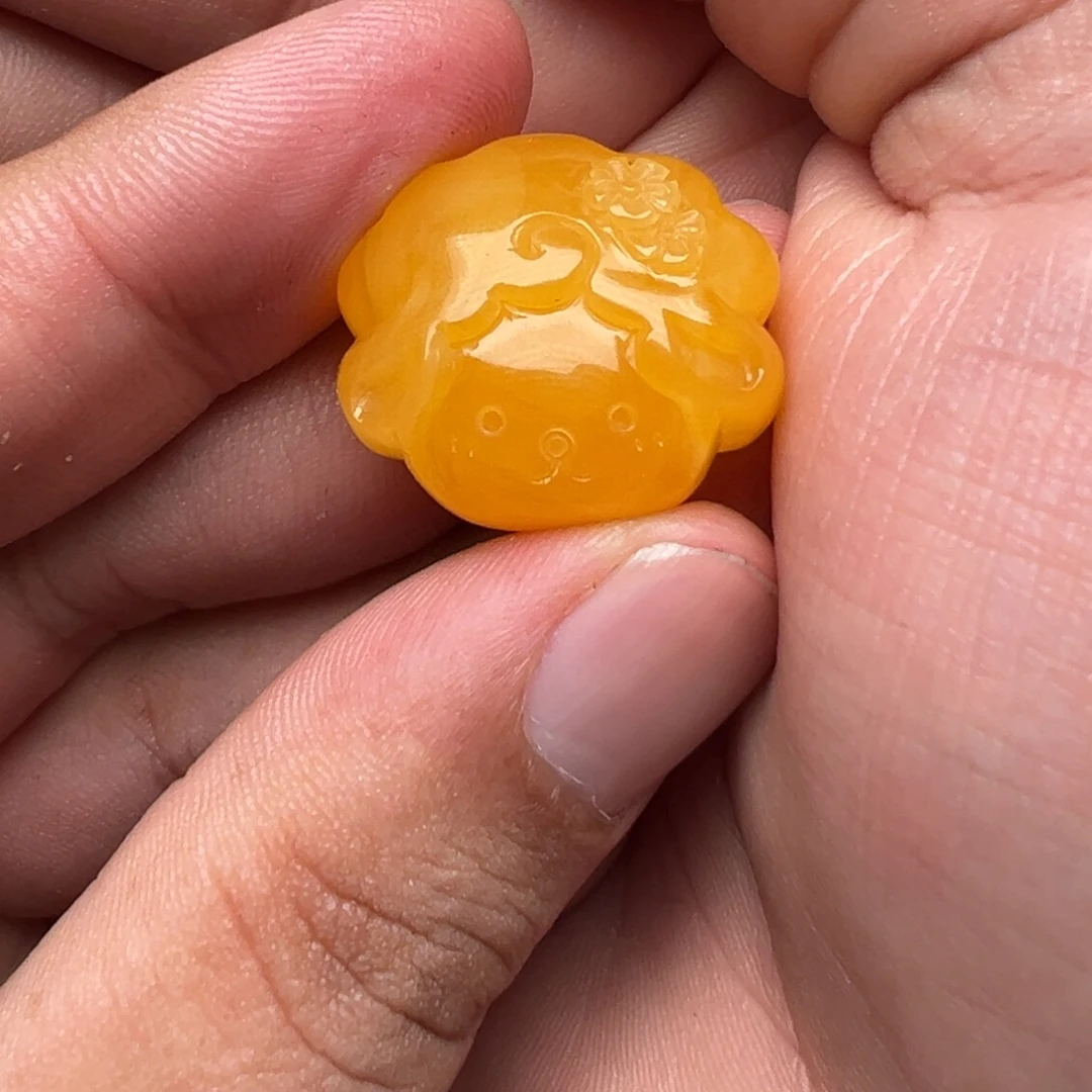 琥珀未镶嵌裸石鸡油红羊羊头