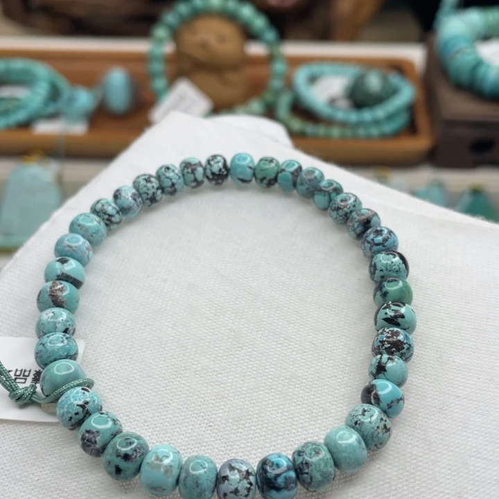 绿松石未镶嵌珠宝