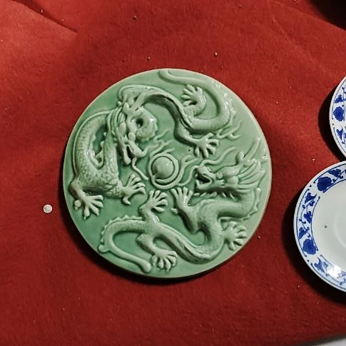 瓷片瓷器，摆件，瓷片，均有瑕疵。