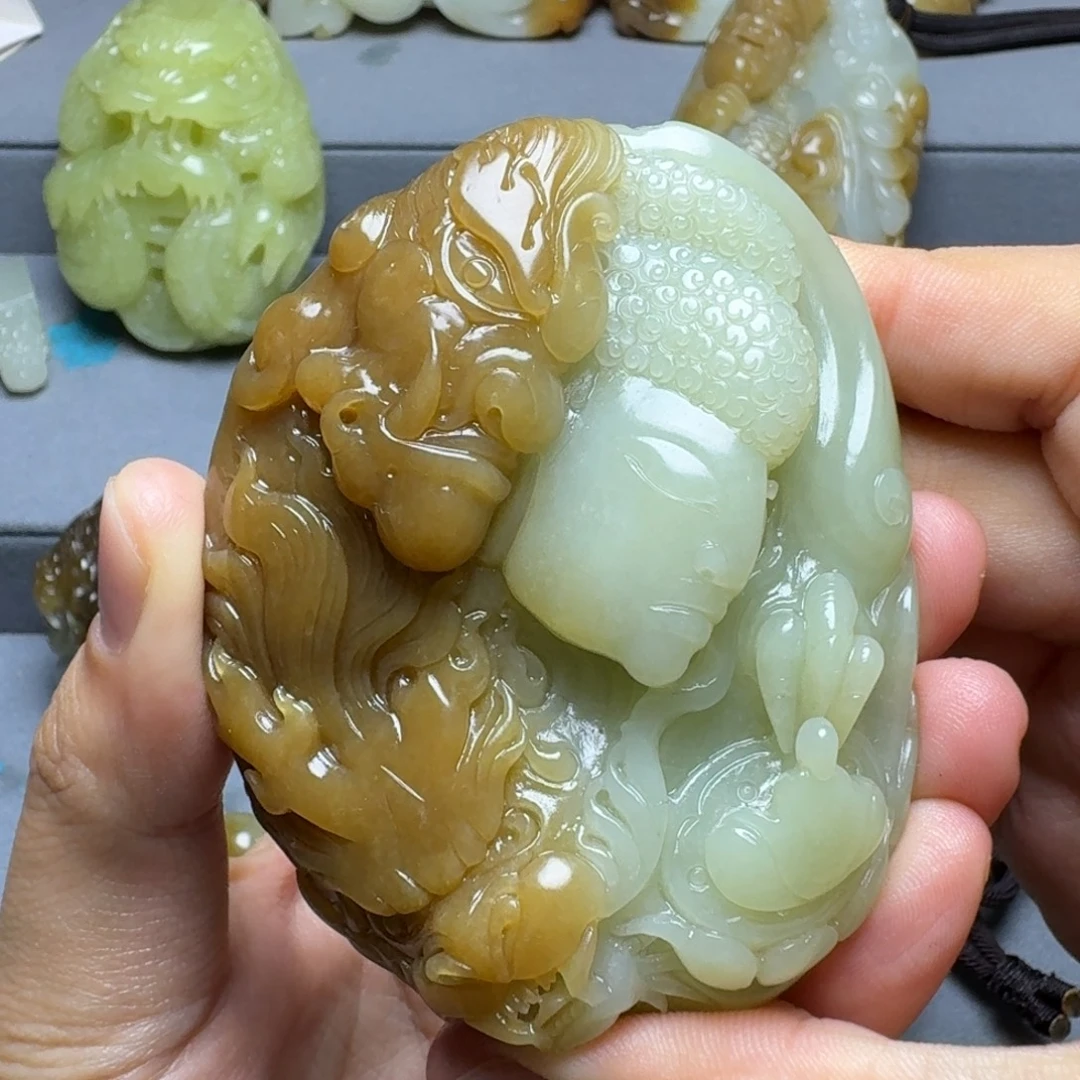 用***9和田玉未镶嵌颈饰