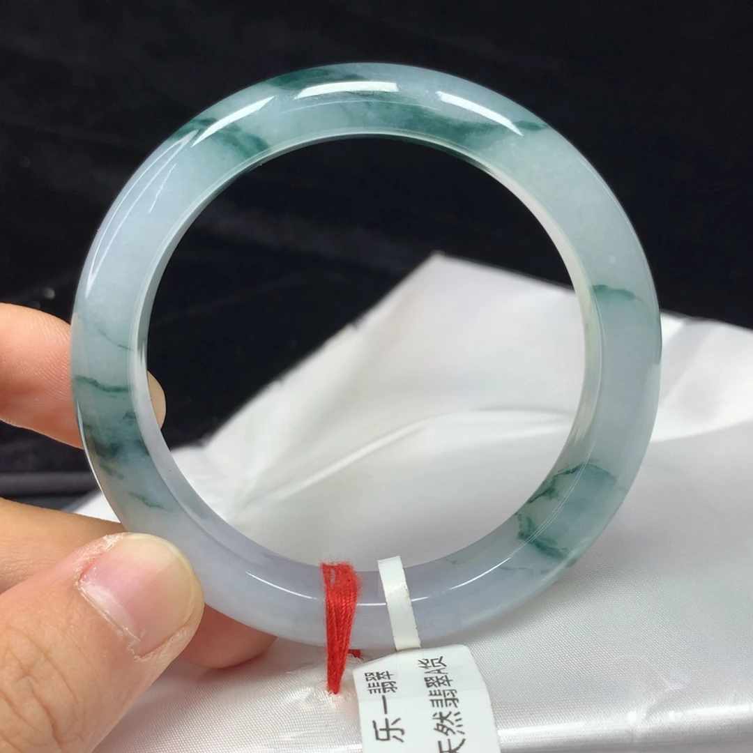 翡翠手镯（圆镯）未镶嵌56.5