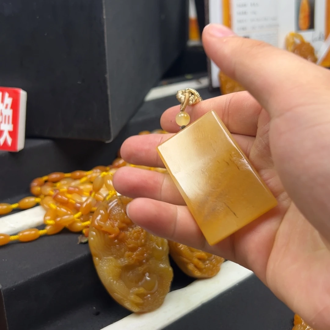 石英质玉（黄龙玉）未镶嵌多样性发货，发其一