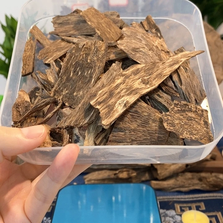 骏***沉香碎屑沉香奇楠皮油