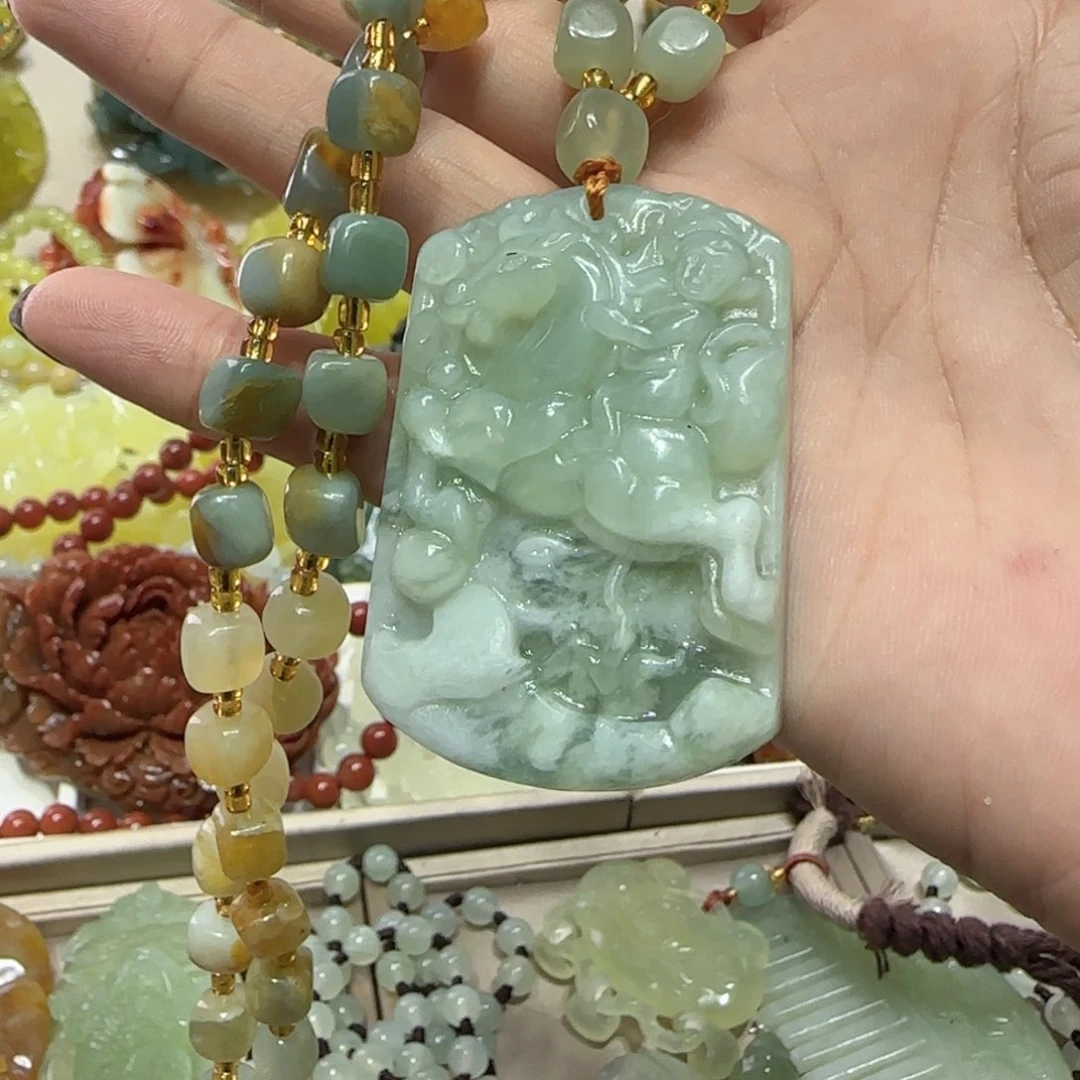 未镶嵌蛇纹石玉吊坠