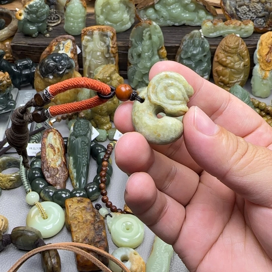 岫岩河磨玉（透闪石质玉）未镶嵌珠宝奇石