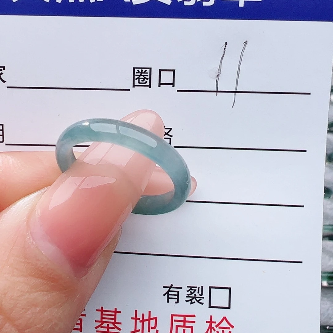 未镶嵌戒指翡翠果**?翡翠