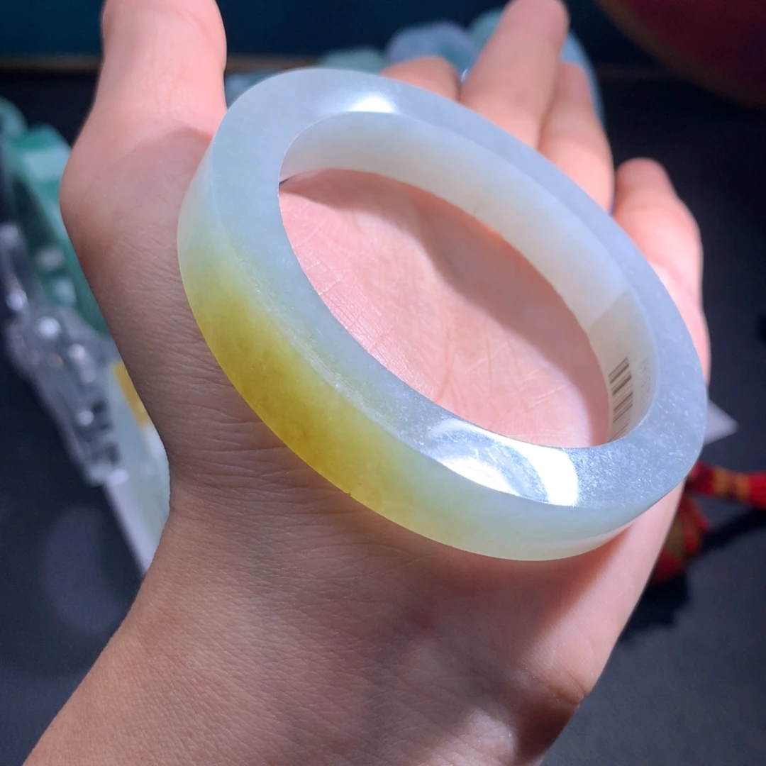 未镶嵌翡翠手镯定制翡翠