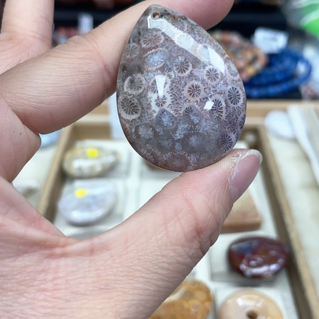 硅化珊瑚（珊瑚玉）手串未镶嵌迷*?300