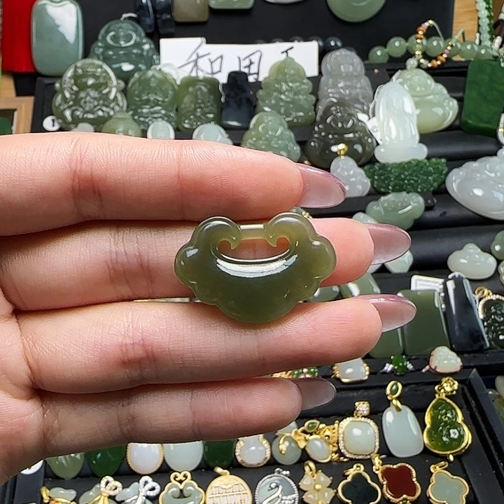 颈饰未镶嵌和田玉