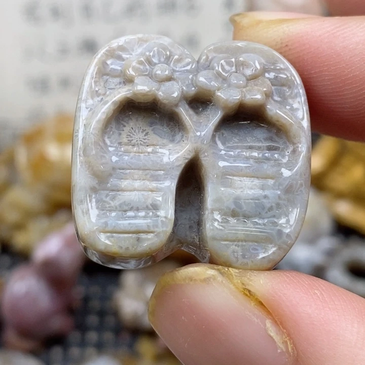 颈饰未镶嵌硅化珊瑚（珊瑚玉）小